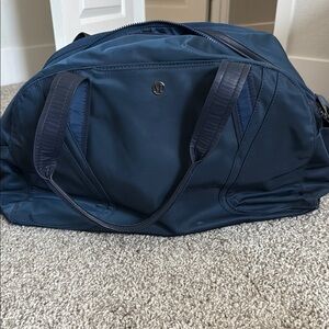 lululemon duffel bag